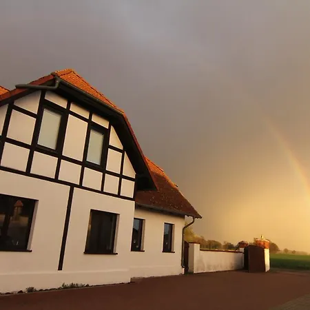 Radler's Hof בית הארחה 3*